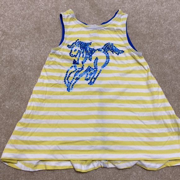 4 girls 4T shirts in excellent condition - Picture 9 of 11